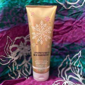 BBW Snowflakes & Cashmere *body cream*